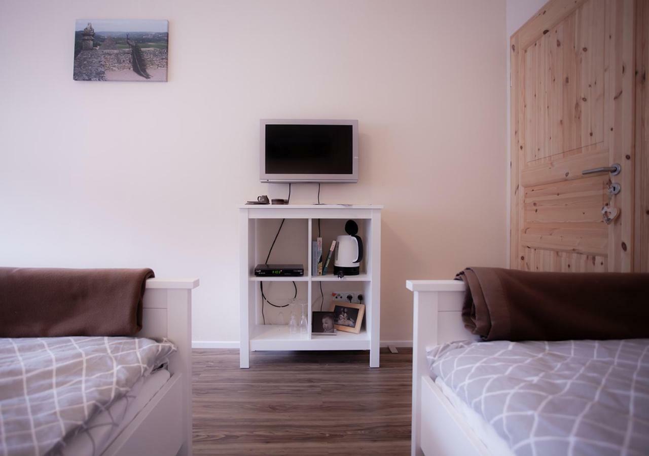 B&B Waldsolms ภายนอก รูปภาพ